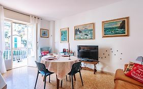 La casa di Minnie con box privato